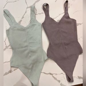 Abercrombie & Fitch Knit V-Beck Bodysuits Medium